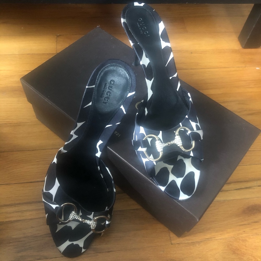 💫GUCCI💫 B&W Horsebit Sandal - Size 11
